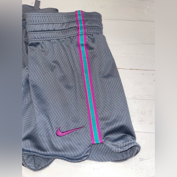 3 for $30 Nike Shorts - Picture 4 of 7